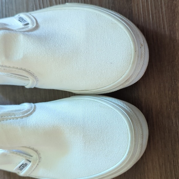 Vans - Picture 5 of 8